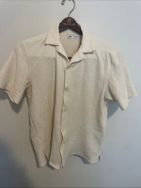 Zara Cream Short Sleeve Camp Collar Button-Up Shirt